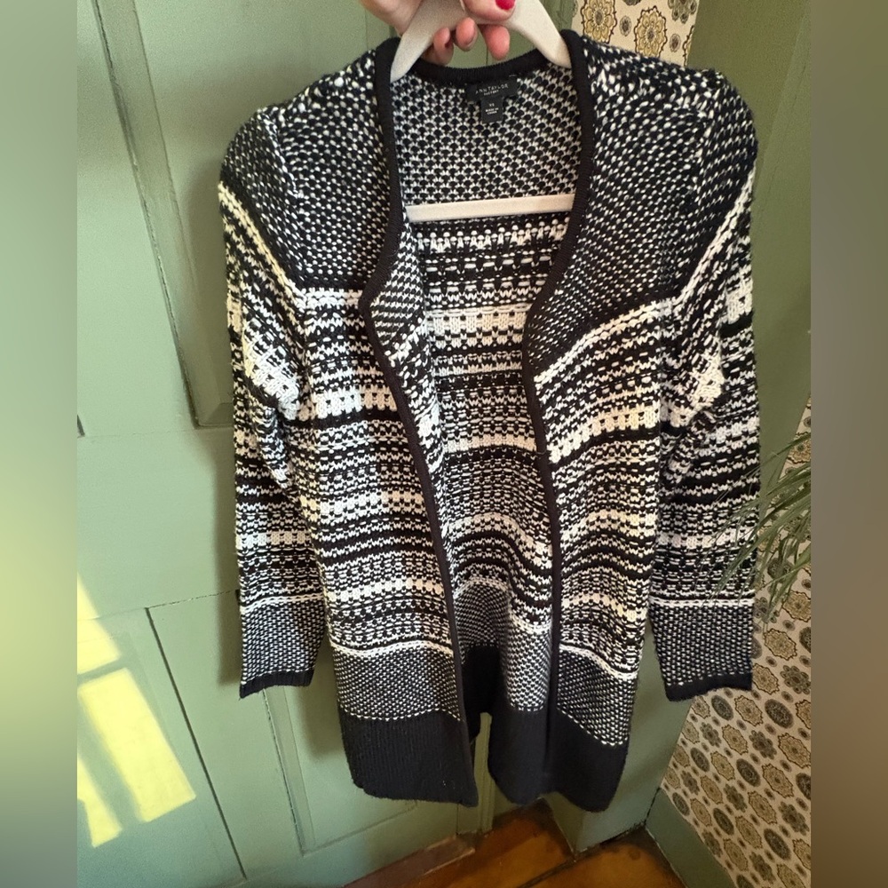 Ann Taylor Black and White Patterned Women's Sweater